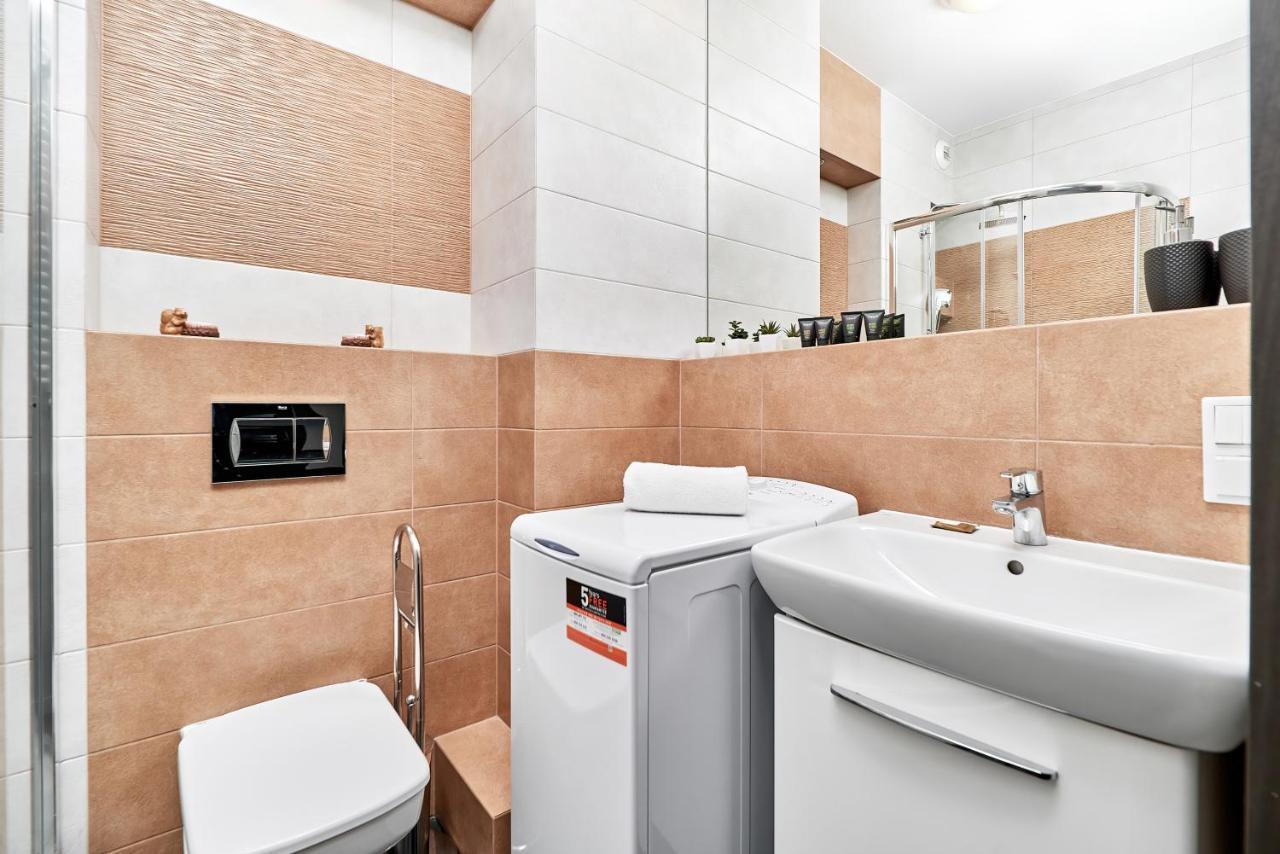 Apartment Wroclaw Sikorskiego With Free Garage By Renters Prestige Extérieur photo