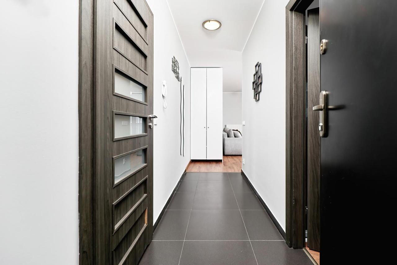 Apartment Wroclaw Sikorskiego With Free Garage By Renters Prestige Extérieur photo