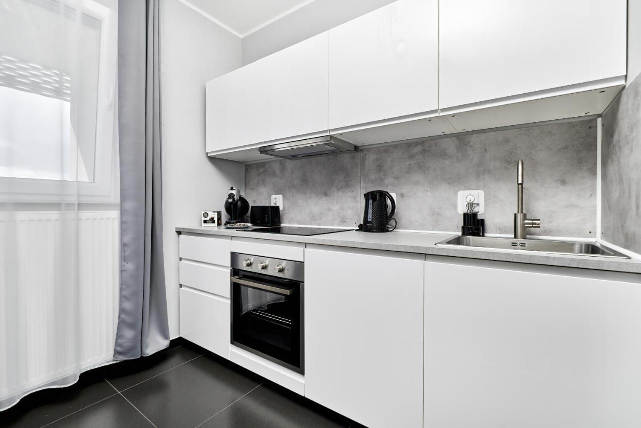 Apartment Wroclaw Sikorskiego With Free Garage By Renters Prestige Extérieur photo